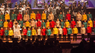 EN UN SUBMARINO AMARILLO - CORO NACIONAL DE NIÑOS