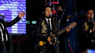 8 REYES | AFUERA FEST