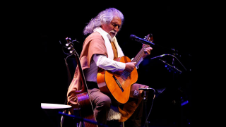 MANUELCHA PRADO: SERENATA A MAMÁ